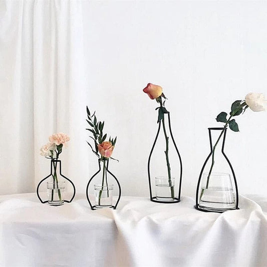 #title##Retro Iron Line Vase | In Home